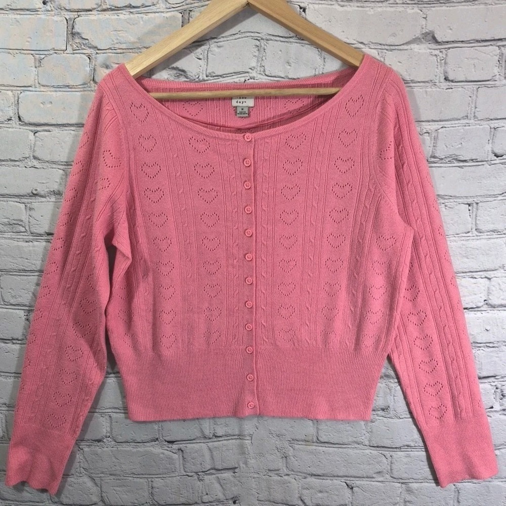 A New Day Pink Knit Heart Cardigan M Button Up Preppy School Girl‎ Feminine